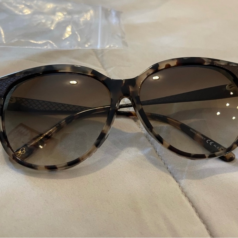 Bottega Veneta Sunglasses 🕶️